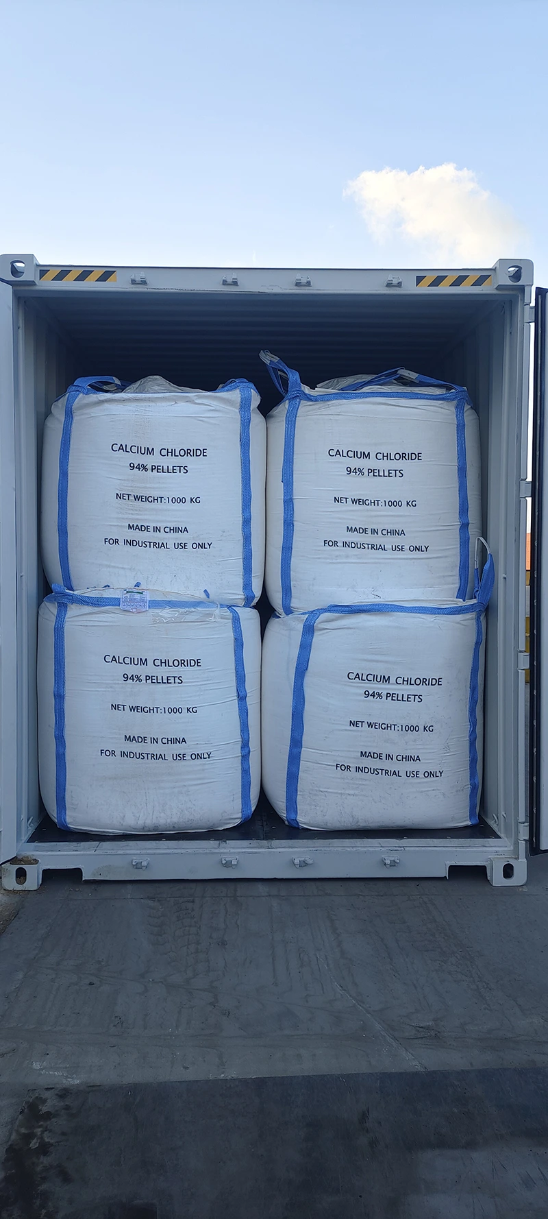 Bangladeshi customers visited the factory and placed orders for calcium chloride.